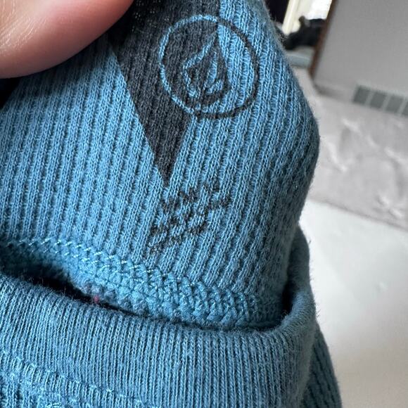 Volcom Color Block Blue Long Sleeve Thermal Top - Youth M - Picture 4 of 5